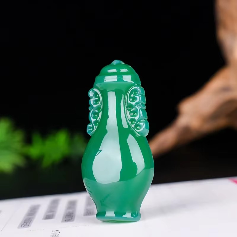 Women'S Fashion Boutique - Natural Green Chalcedony Hand-carved Vase Pendant