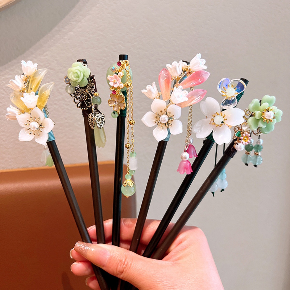 Women Fashion Hair Style - Exquisite Flower Tassel Wooden Hairpin Retro
