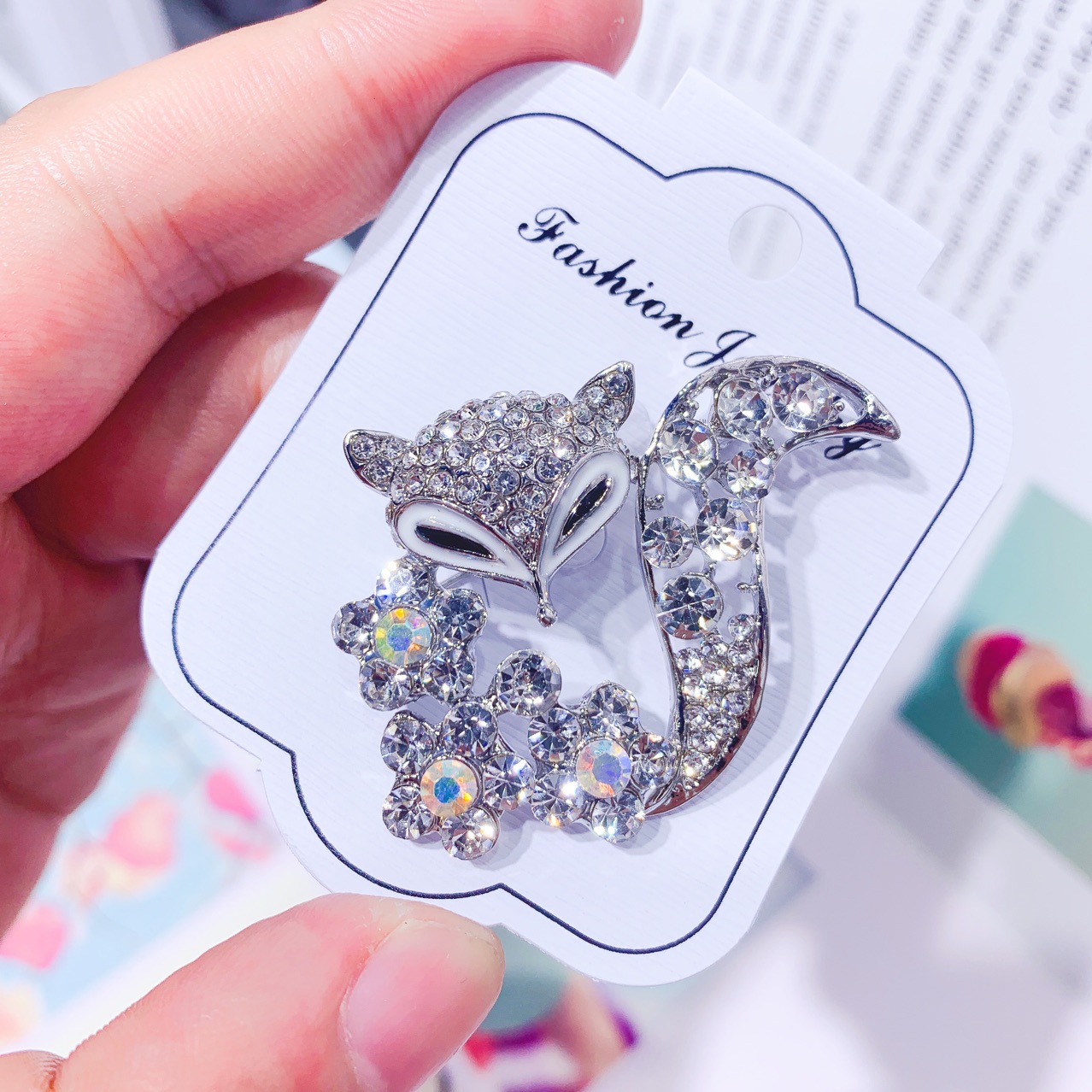 Ladies Brooch Women's Simple F - Women'S Fashion Essentials review and price