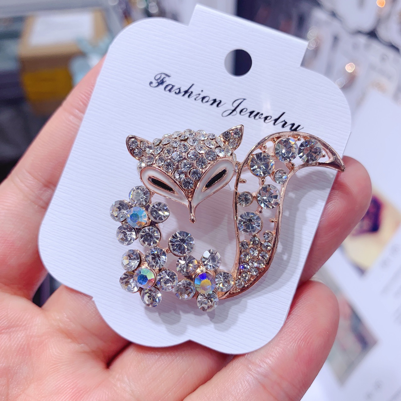 Ladies Brooch Women's Simple F - Women'S Fashion Essentials review and price