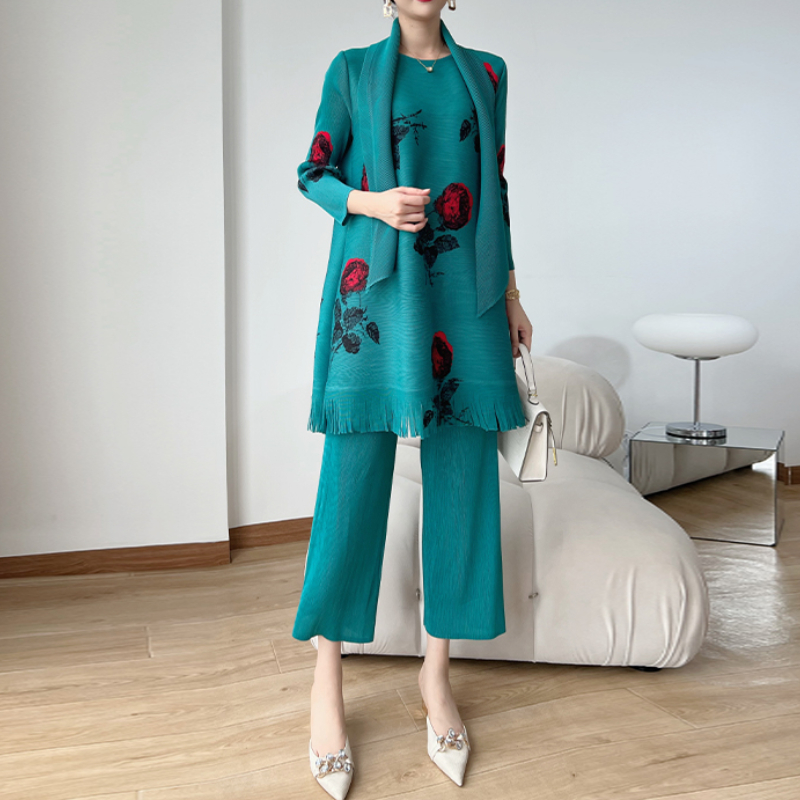 Spring 2024 Women's New Three  - Women'S Fashion Show 2022 review and price