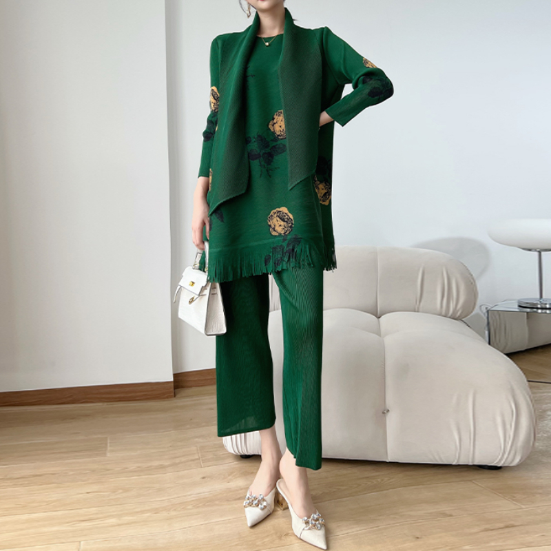 Spring 2024 Women's New Three  - Women'S Fashion Show 2022 review and price